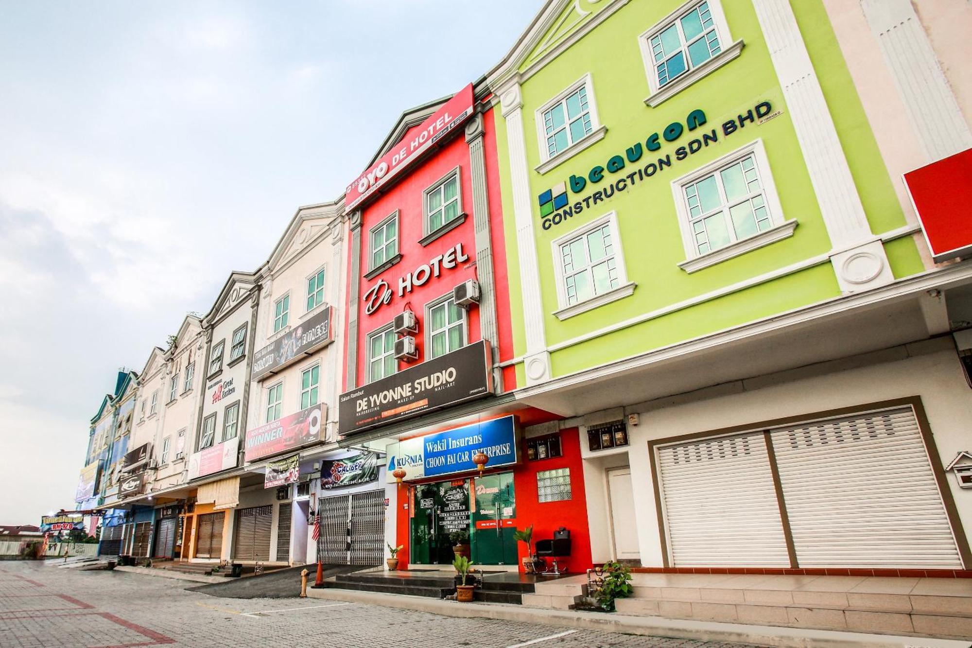 Oyo 89332 De Hotel Teluk Intan Exterior photo