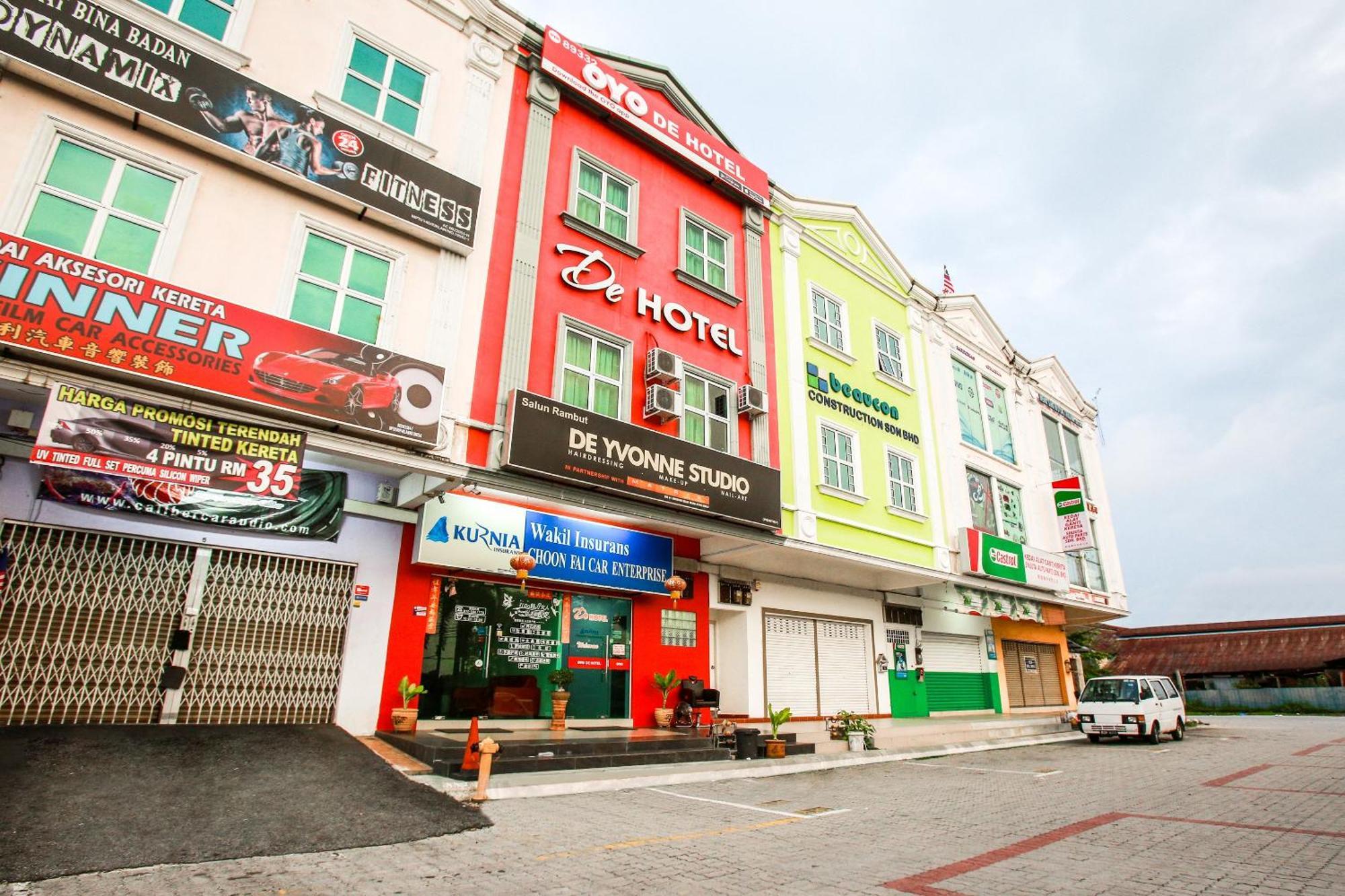 Oyo 89332 De Hotel Teluk Intan Exterior photo